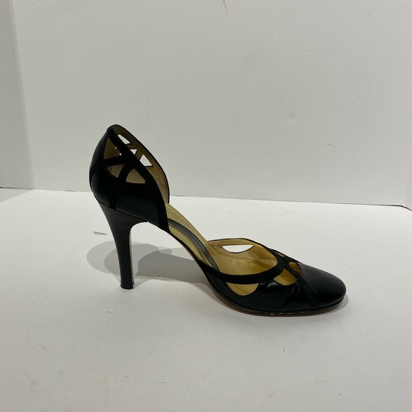 Kenneth Cole cut out pumps - Picture 4 of 5